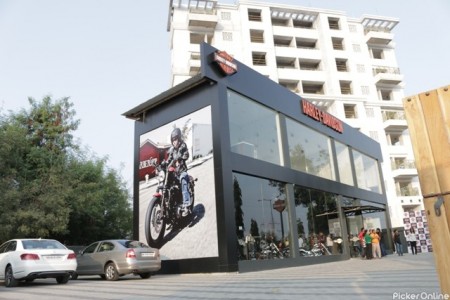 Epicenter Harley Davidson Mankapur