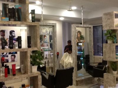 Blond Saloon