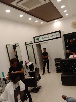 Glamour's Hair Studio