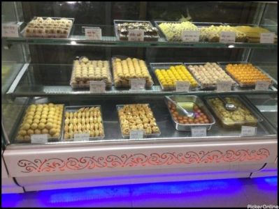 Amatran Sets And Cakes