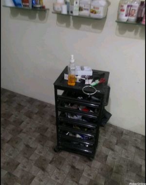 P R Salon