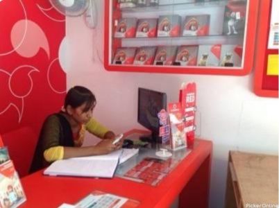 Kaushalya Mahi Vodafone Mini Store