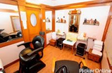Aura Thai Spa And Pure Salon