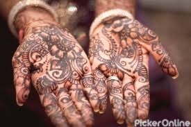 Looks Mehendi Artist & Classes