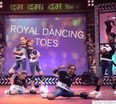 Royal Dancing Toes