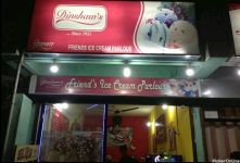 Friends Ice Cream Parlour