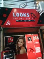 Looks Unisex Salon